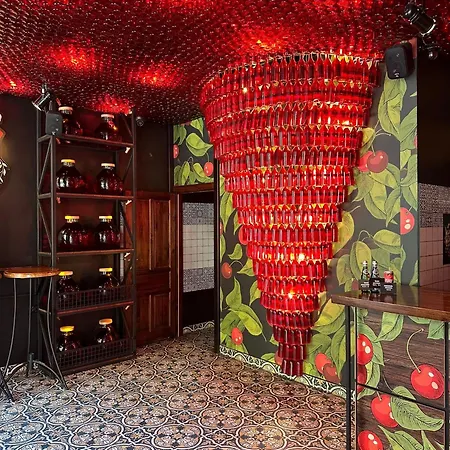 Polonia Residences 68- Locations -off Piotrkowska Street -theatres -museums -fabryczna Railway Station 3mins