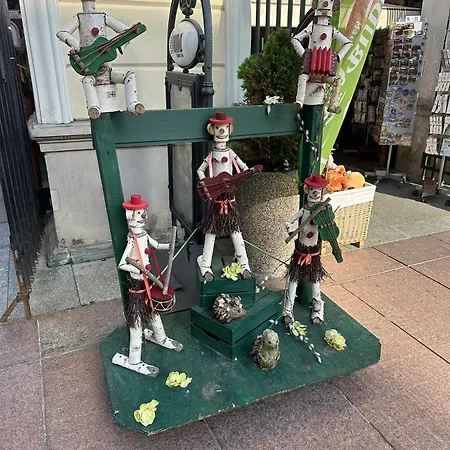 Polonia Residences 68- Locations -off Piotrkowska Street -theatres -museums -fabryczna Railway Station 3mins Apartament *