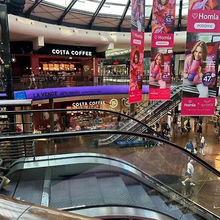 Apartament Polonia Residences 68- Locations -off Piotrkowska Street -theatres -museums -fabryczna Railway Station 3mins