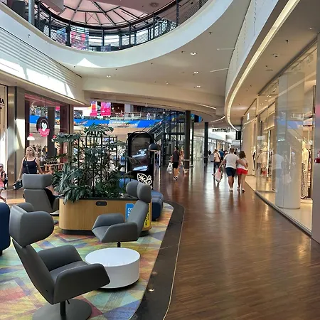 Polonia Residences 68- Locations -off Piotrkowska Street -theatres -museums -fabryczna Railway Station 3mins Apartamento *