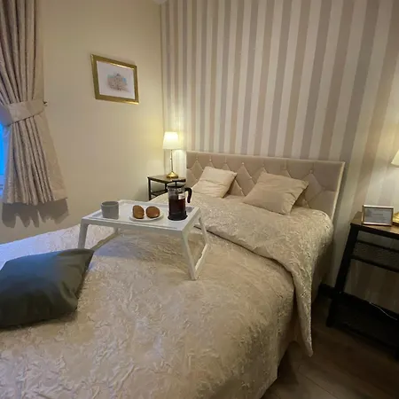 Polonia Residences 68- Locations -off Piotrkowska Street -theatres -museums -fabryczna Railway Station 3mins Łódź