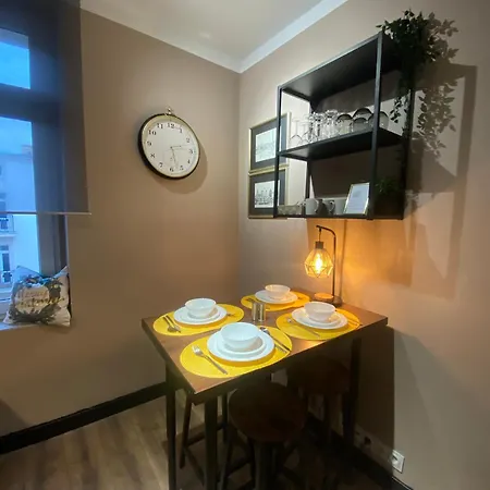 Polonia Residences 68- Locations -off Piotrkowska Street -theatres -museums -fabryczna Railway Station 3mins Apartamento