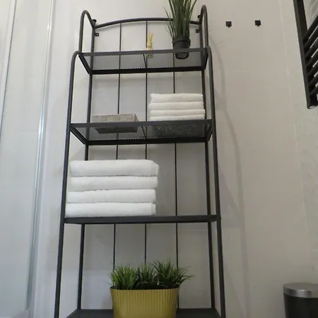 Apartamento Polonia Residences 68- Locations -off Piotrkowska Street -theatres -museums -fabryczna Railway Station 3mins