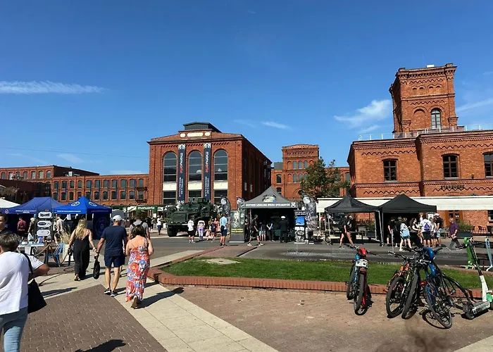 Polonia Residences 68- Locations -fabryczna Station, Piotrkowska Street -theatres -museums -ec1 Planetarium