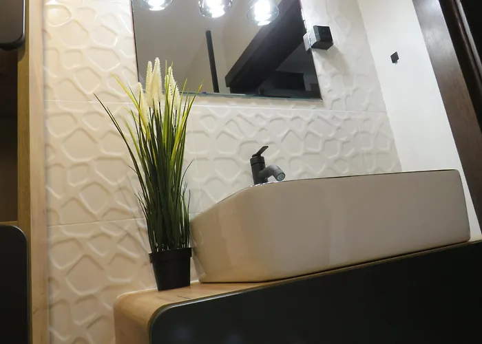 Polonia Residences 68- Locations -fabryczna Station, Piotrkowska Street -theatres -museums -ec1 Planetarium * Łódź